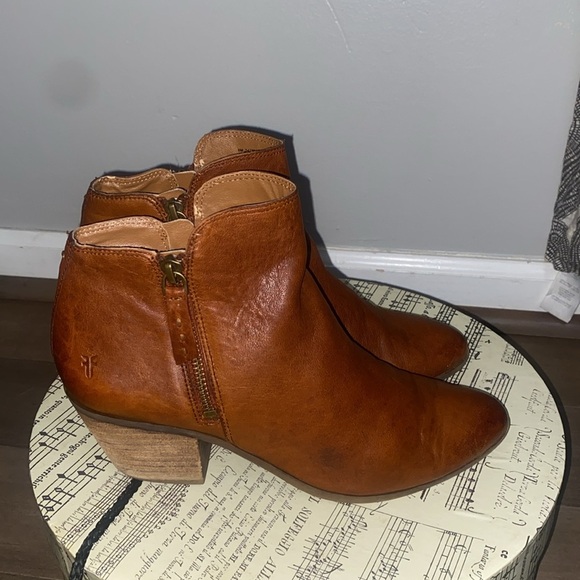 Frye Judith zip casual ankle boots - Picture 2 of 9